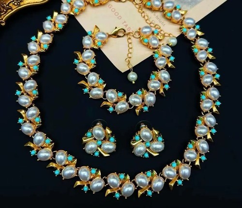 Trifari style vintage pearl - trifari,
