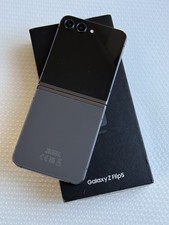 Samsung Galaxy Z Flip5 Graphite 256GB Unlocked Excellent Condition Mobile Phone
