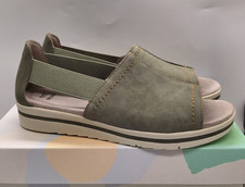 Earth Origins Carly Connie