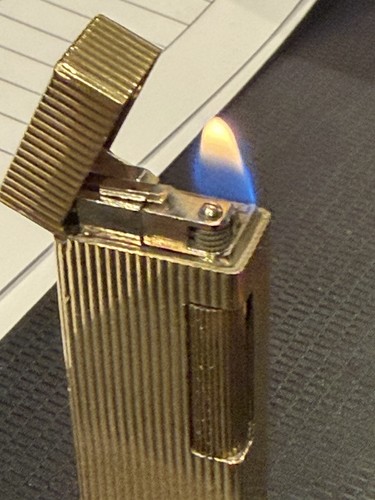 9ct solid gold dunhil - 9ct,