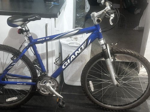 Giant rock mountain bike - rock, se