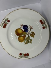 Royal Worcester Evesham Gold 6 Dinner Plates Pear and Damson