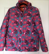 Vintage-Style Regatta Floral