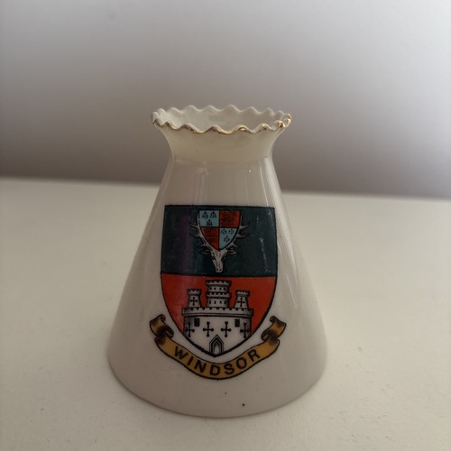 Goss crested china - crested, 70mm