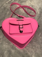 Dr. Martens pink Leather Heart
