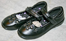 Walk Right girls black shoes - size 3 - new