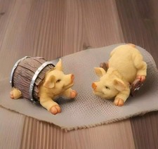 Leonardo Collection Pig in Beer Barrel Figurines – Vintage Ornaments set of 2