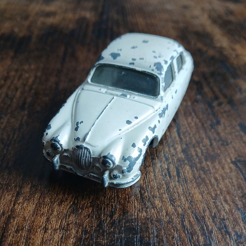 Corgi toys jaguar litre - toys,