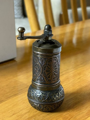 Vintage metal hand crank - vintage,