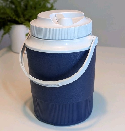 Rubbermaid water cooler - water, jug