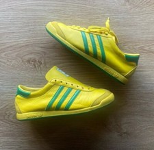 Adidas “The Sneeker” •