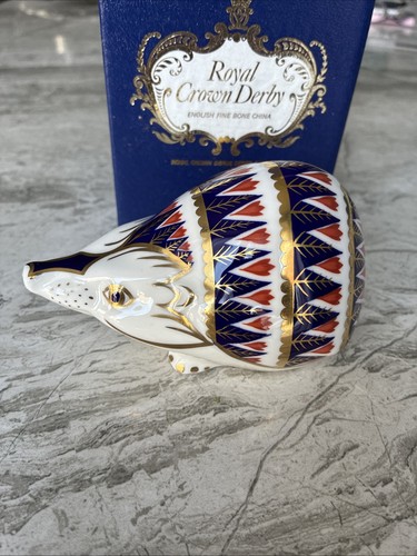 Royal crown derby hedgehog - crown,