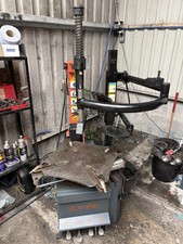 EAE Semi Automatic Tyre Changer with Arm Assist