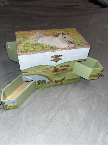 Enchantmints hideaway horse - hideaway,