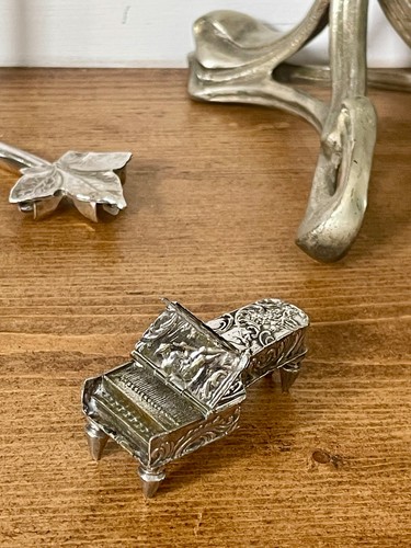 Vintage 800 silver - vintage, piano