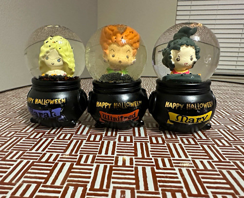 Disney snow globes set - disney,