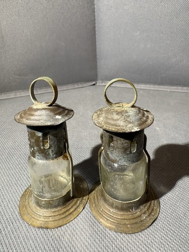 Pair mini lanterns - of,