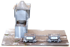 CEMENT WORKS HOPPER LOADING DIORAMA WITH WAGONS SCRATCH BUILD OO 1/76 MODEL