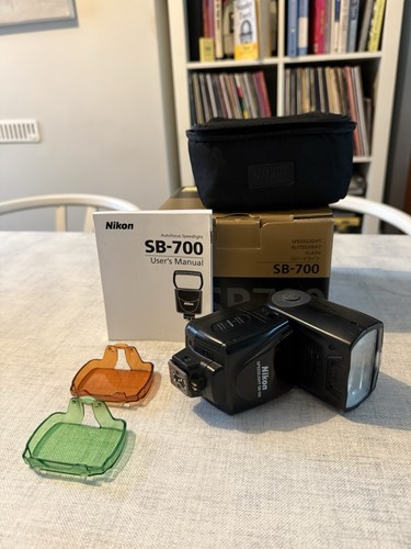 Nikon 700 speedlight flash - nikon, sb-700