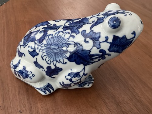 Blue white porcelain frog - blue,
