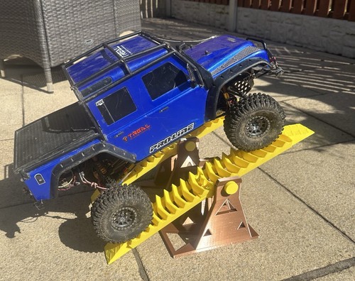 10th scale obstacle - scale,