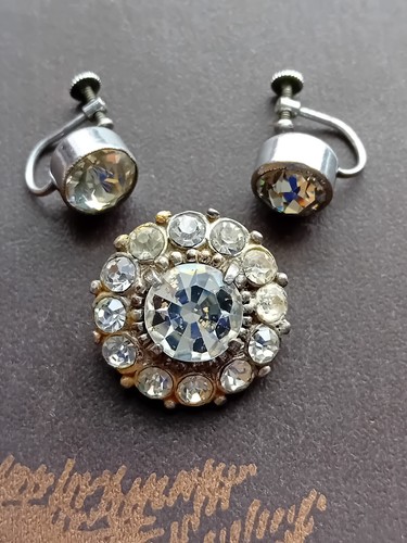 Vintage diamante style clear - vintage, diamante-style