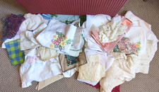 JOBLOT VINTAGE EMBROIDERED TABLECLOTHS CROCHET DOILIES LACE REPAIR CRAFT 65 ITEM