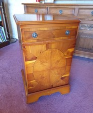 Yew veneer ornate Hi Fi Cabinet media unit for record player