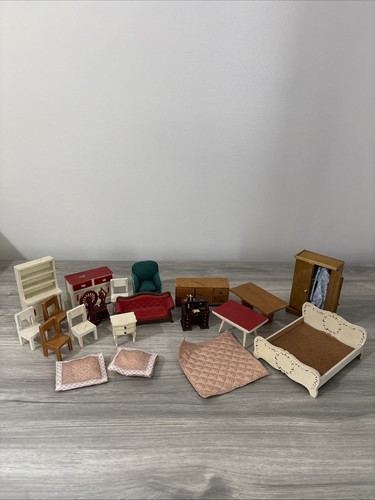 Dolls house scale - house, 1/12
