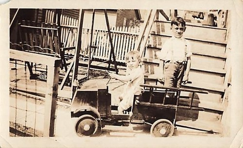 X11 1930 kids home - 1930,