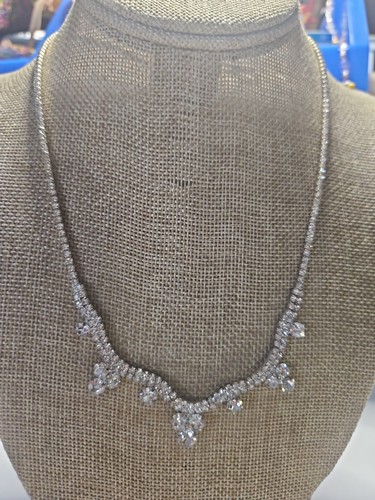 Backdrop necklace the - backdrop, is