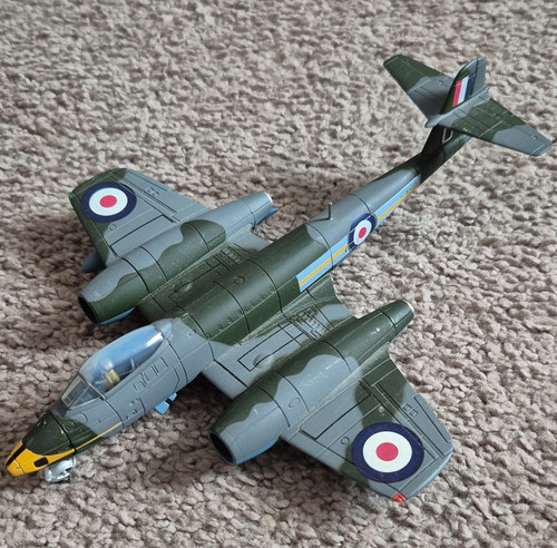 Corgi gloster meteor raf - gloster, 1:72