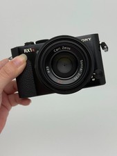 Sony Cyber-shot DSC-RX1R Full