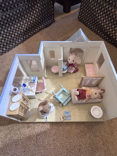 Sylvanians hospital clinic - sylvanians,