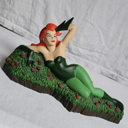 Poison ivy statue dc - ivy,