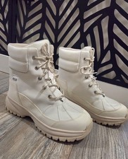 UGG Women's Yose Puffer Mid