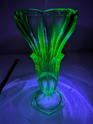 Art deco uranium glass vase - deco,