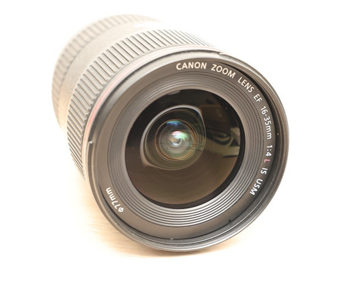 Canon 35mm f4 is - -,