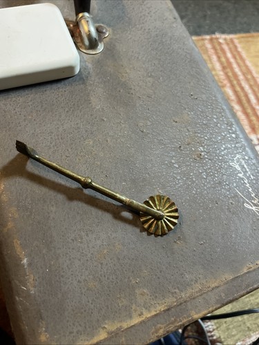 Vtg brass pie - brass, crust