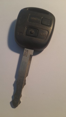 Toyota yaris avensis - toyota,
