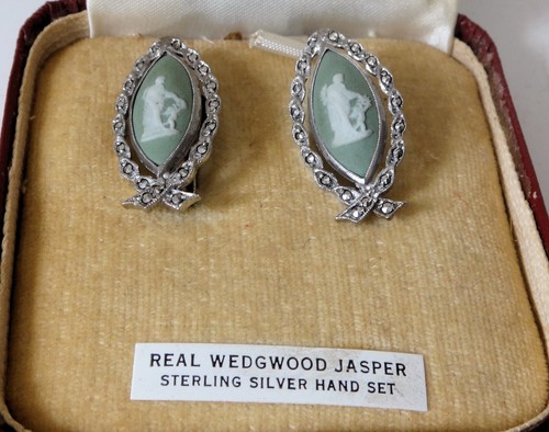 Wedgwood vintage pair - , of