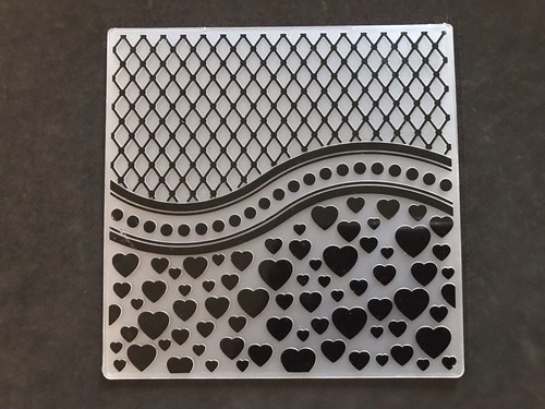 Heart dot diamond trellis