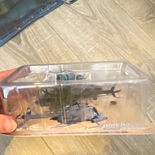 Amercom bell 58d kiowa - 1:72,