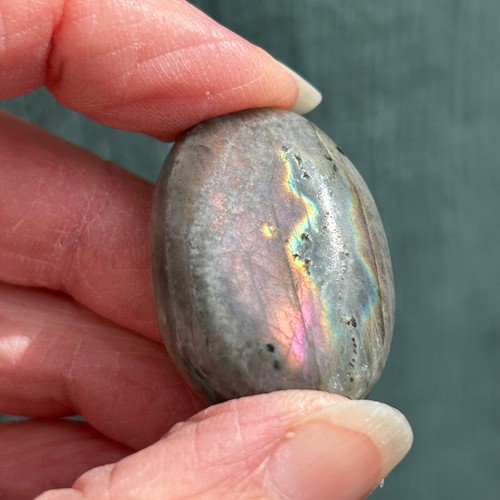 Labradorite palm stone - labradorite,