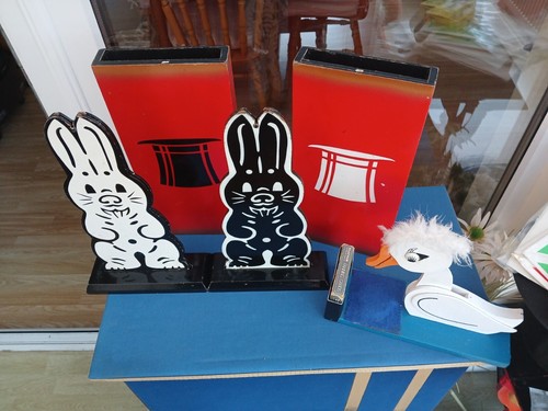 Elusive bunnies magic trick - bunnies,,