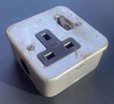 Vintage MK Switched 13A Socket Outlet – Bakelite & Metal – Retro Industrial