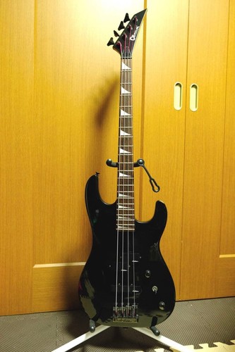 Charvel jackson dkb 075 safe - jackson,