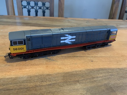 Hornby train r250 - train, railfreight