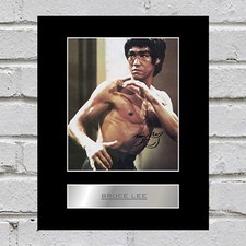 Bruce lee signed mounted photo - lee,