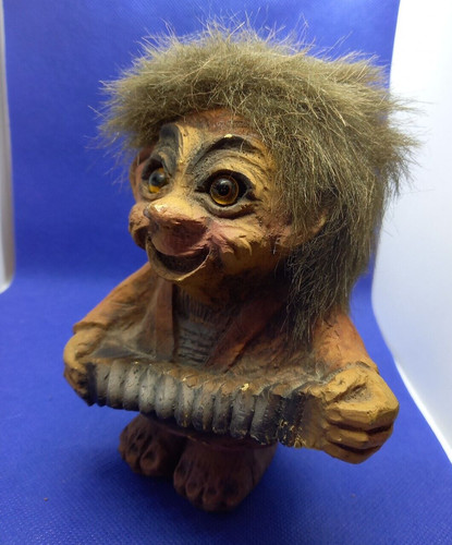 Vintage form troll - ny,